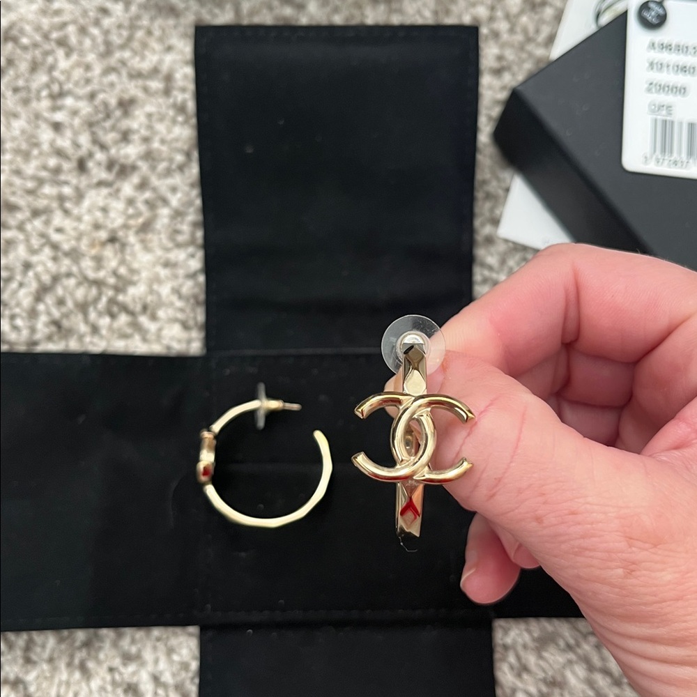 ❌SOLD❌CHANEL Authentic 17P Gold CC Logo Hoop Earrings - gently used! - Picture 14 of 14